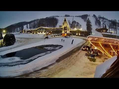 Live Clock Tower HD Webcam Boyne Mountain Resort, MI, USA