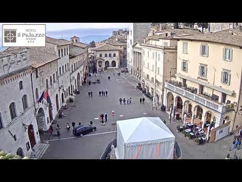 Live HD streaming from Assisi, Town Square, Italy