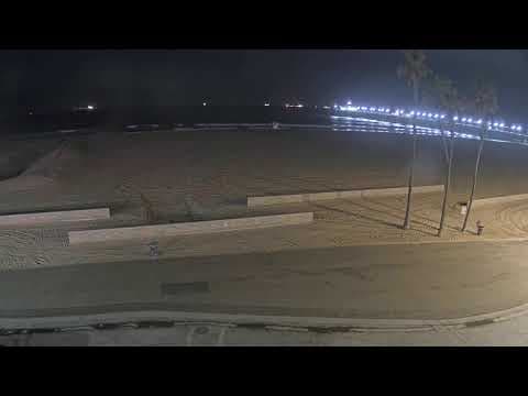 Lifeguard HQ Huntington Beach Live Cam, CA, USA