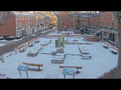 Live Inn Street Fountain Webcam in Newburyport, MA, USA